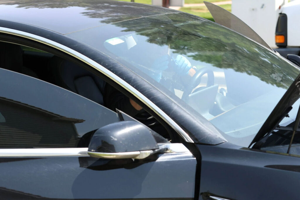 Vehicle windshield being replaced with reference to Arizona insurance coverage